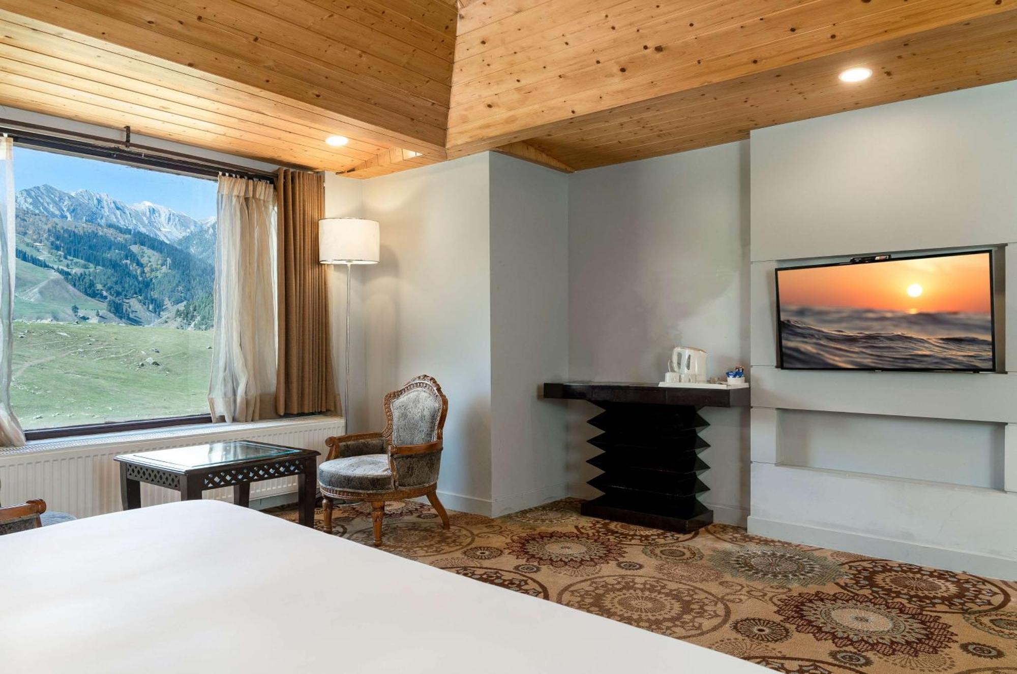 Country Inn Suites By Radisson Sonāmarg Zewnętrze zdjęcie